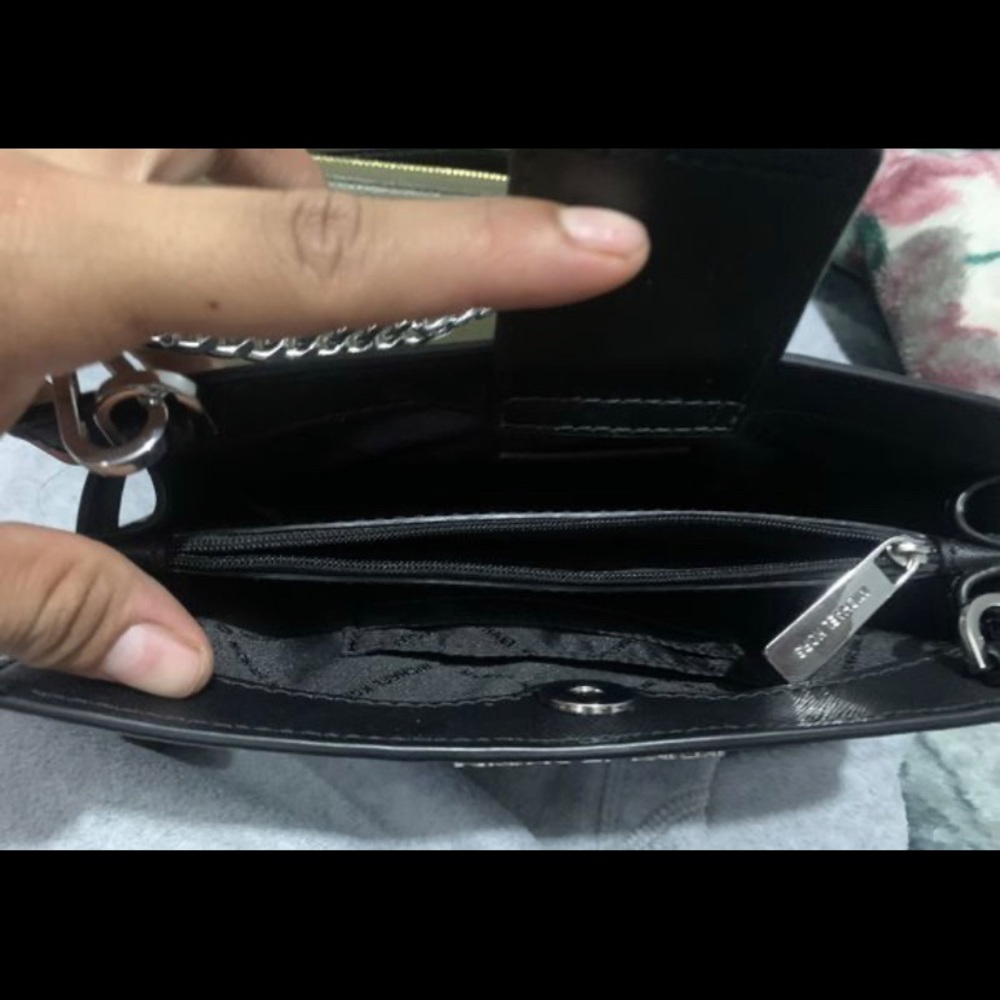 Purse - Picture 3 of 3